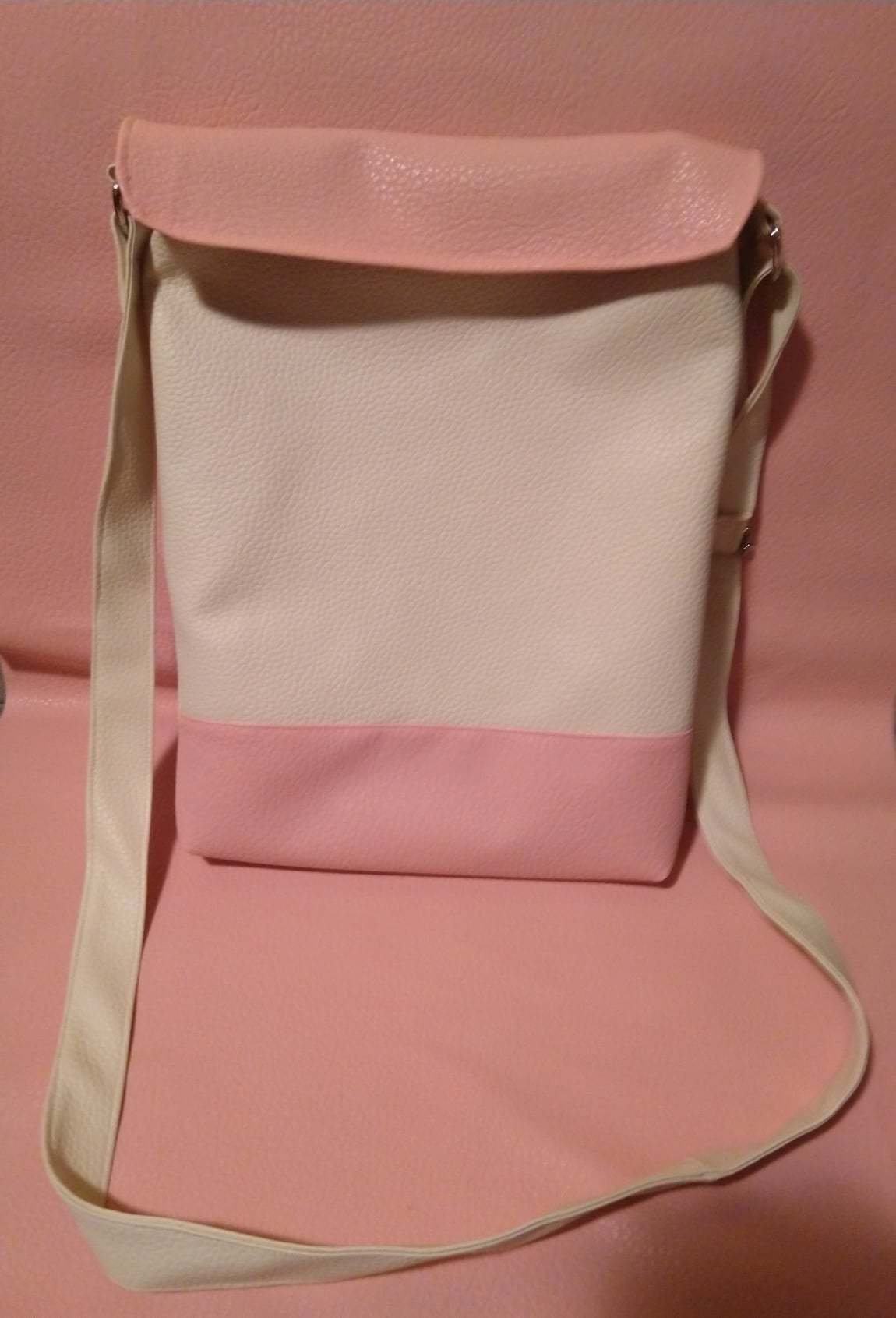 Romantikus rózsaszín-fehér női táska